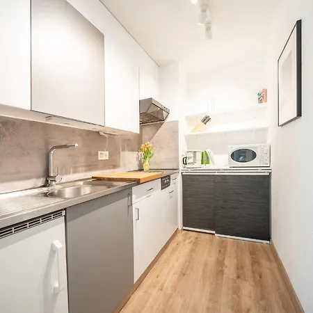 アパート 4103 Charmantes, Neu Renoviertes *