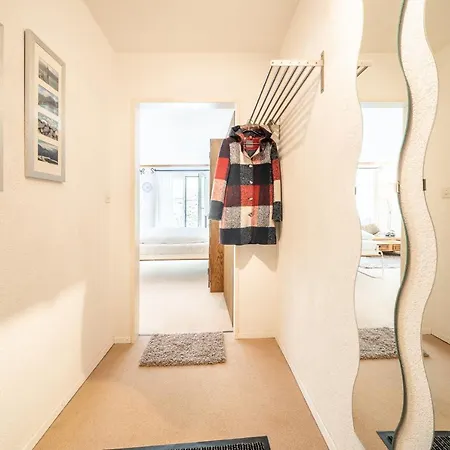 4103 Charmantes, Neu Renoviertes