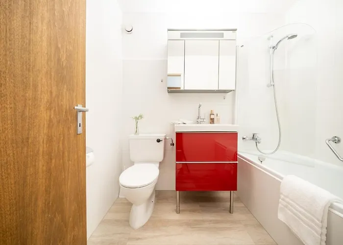 4103 Charmantes, Neu Renoviertes