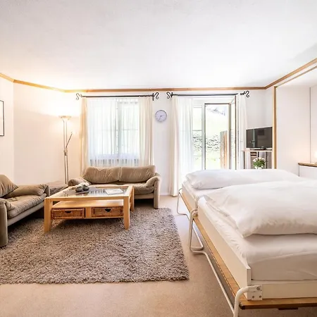 Apartamento 4103 Charmantes, Neu Renoviertes